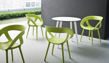 chaise-polypropylene-pour-espaces-repas-et-exterieur