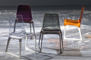 chaise-plastique-design-monocoque-transclucide