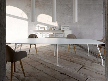 Table-de-reunion-deco-parquet-et-beton-brut
